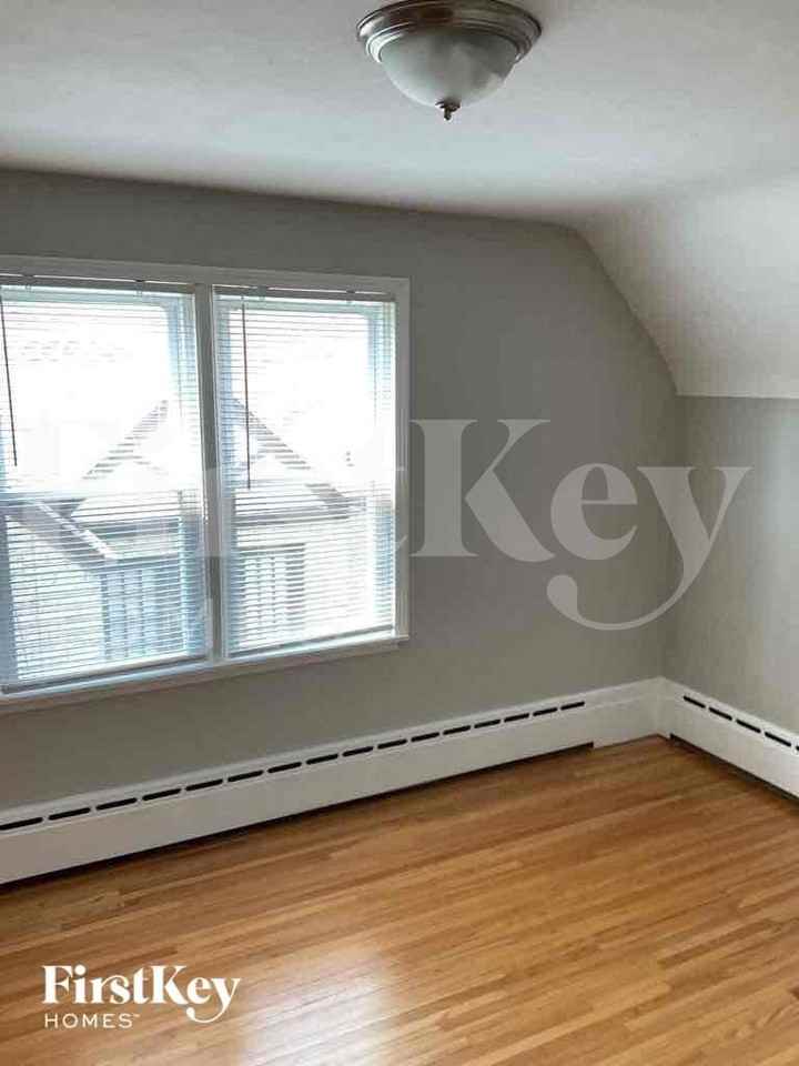 1217 Clara Ave - Photo 5 of 10