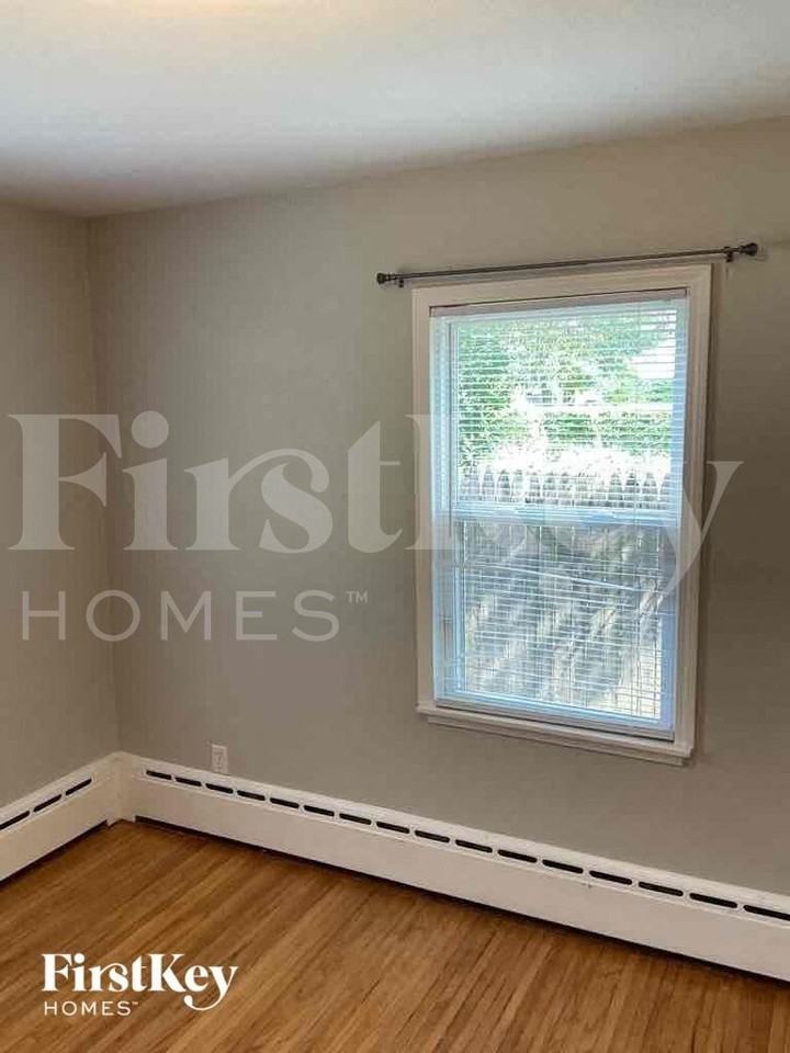 1217 Clara Ave - Photo 6 of 10