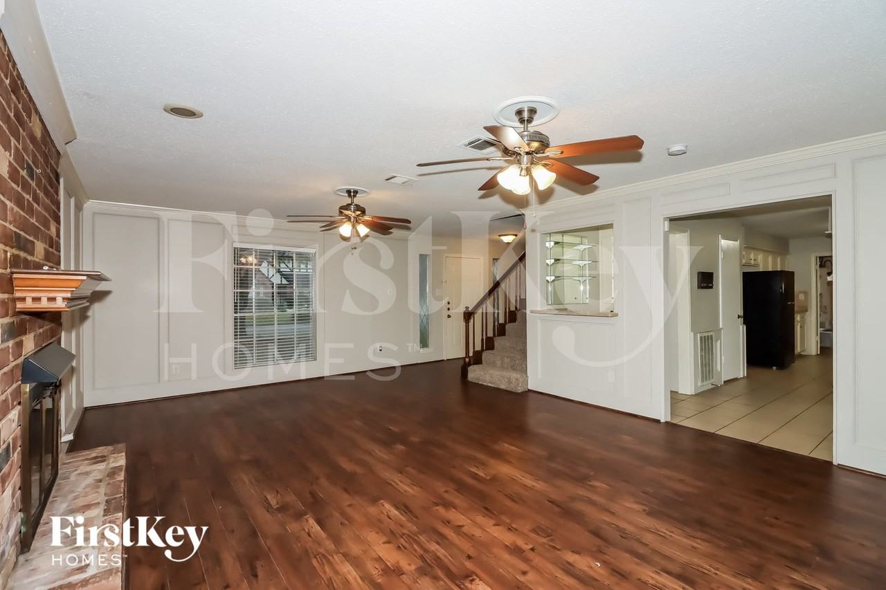 11506 Bristol Lane Ct - Photo 4 of 15