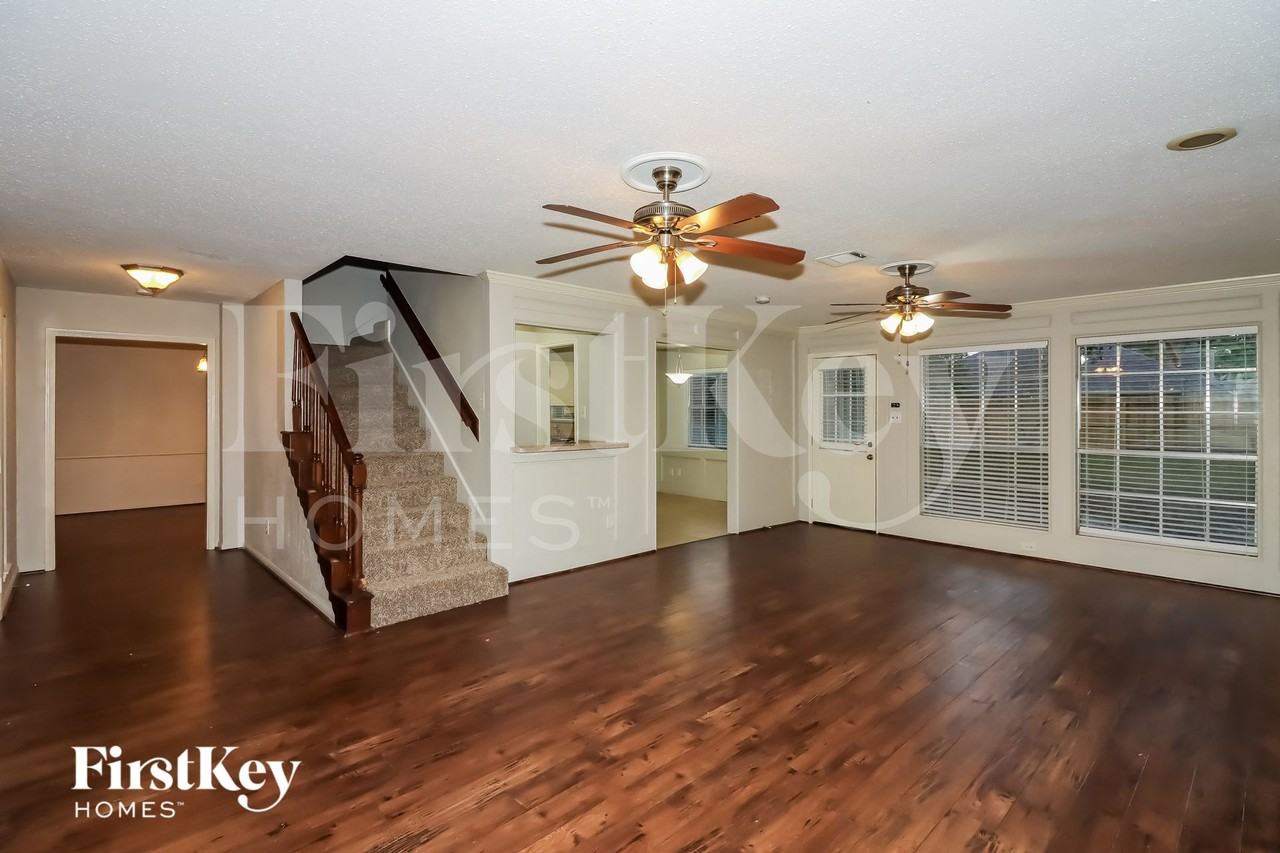 11506 Bristol Lane Ct - Photo 5 of 15