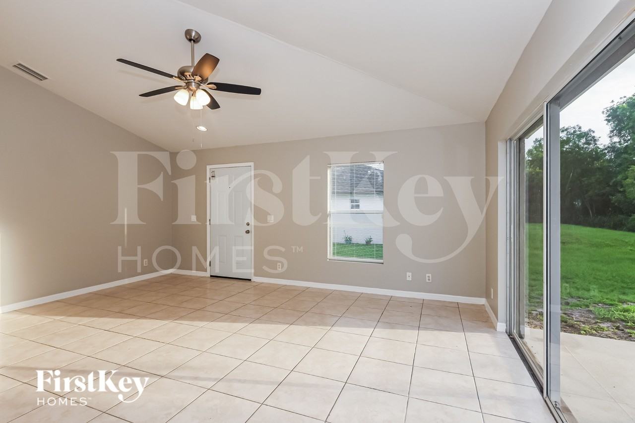 1113 Harry Ave S - Photo 3 of 19