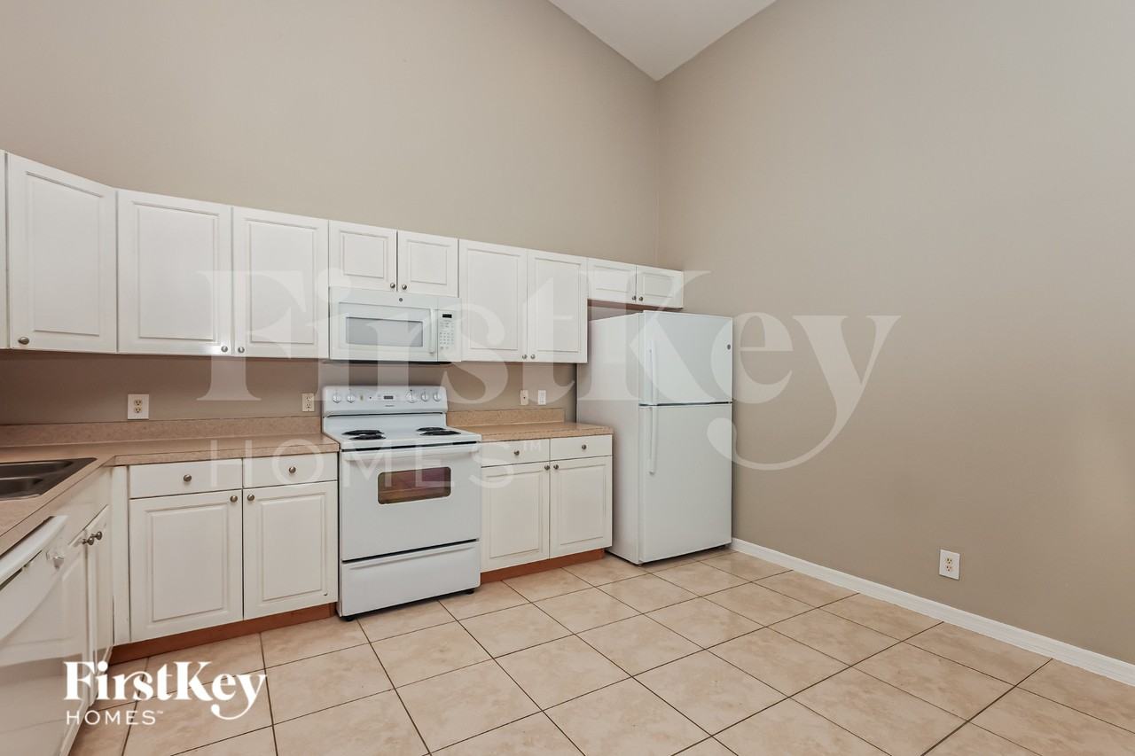 1113 Harry Ave S - Photo 7 of 19