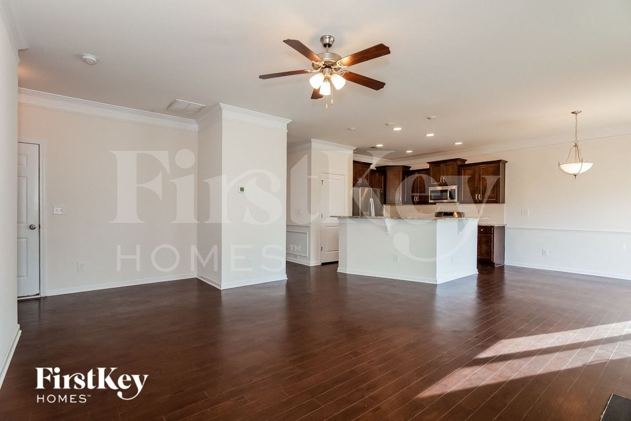 104 Rockhopper Ln - Photo 3 of 15