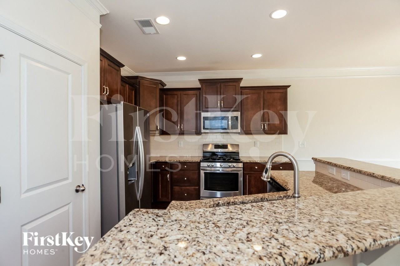 104 Rockhopper Ln - Photo 6 of 15
