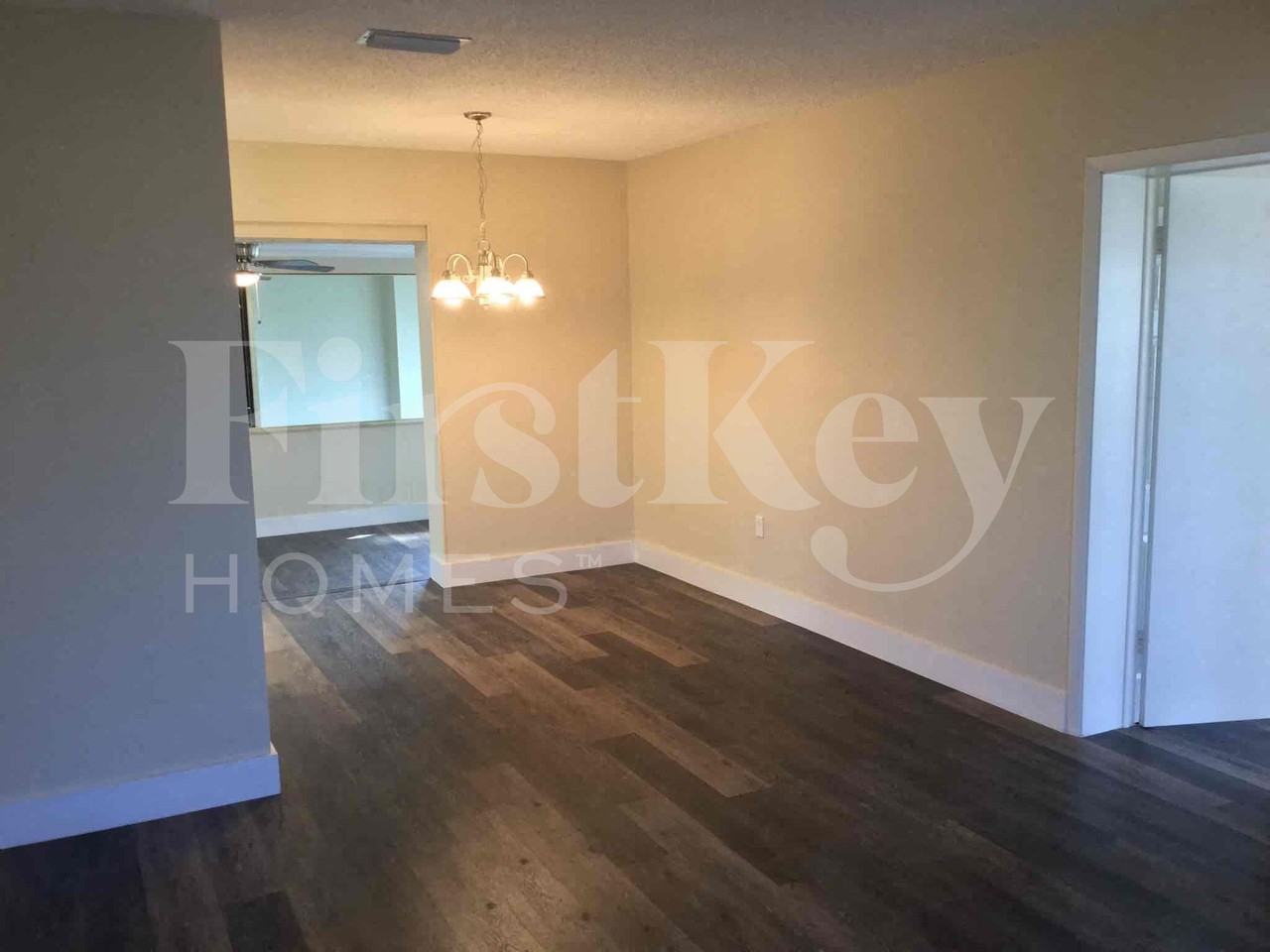 10020 Swstreet - Photo 3 of 25