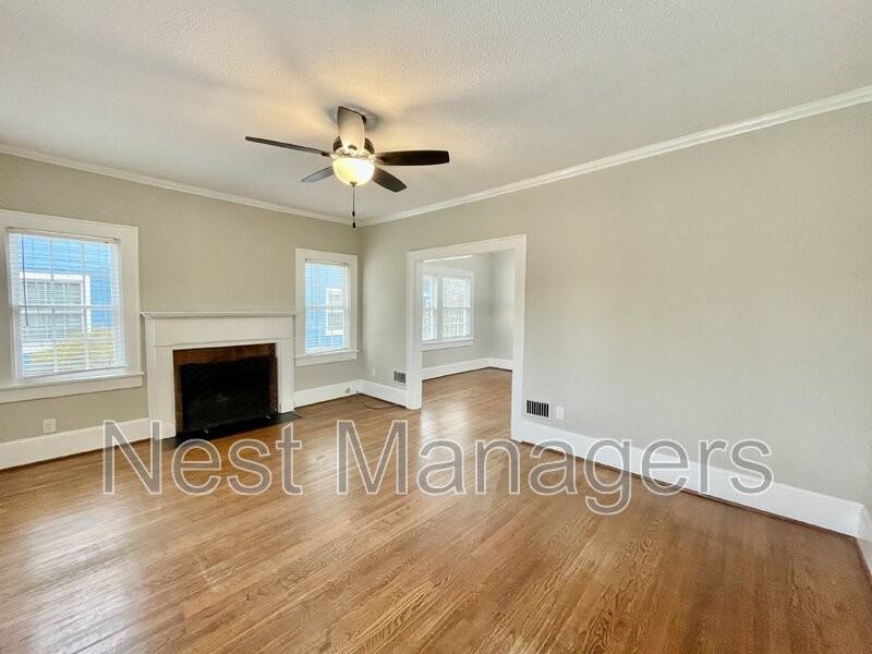 1312 Summitt Ave - Photo 4 of 38