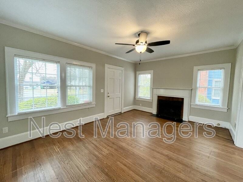 1312 Summitt Ave - Photo 5 of 38