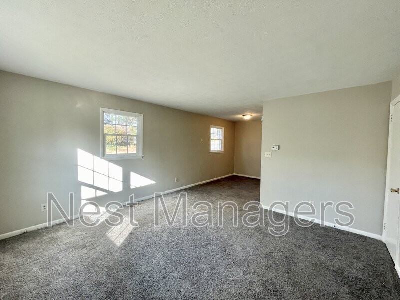 830 Pilot Ave - Photo 3 of 13