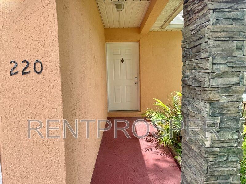 220 Canterbury Ct - Photo 2 of 21