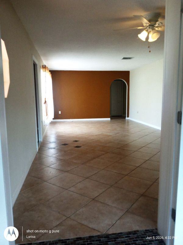 1439 Glick Dr - Photo 5 of 22