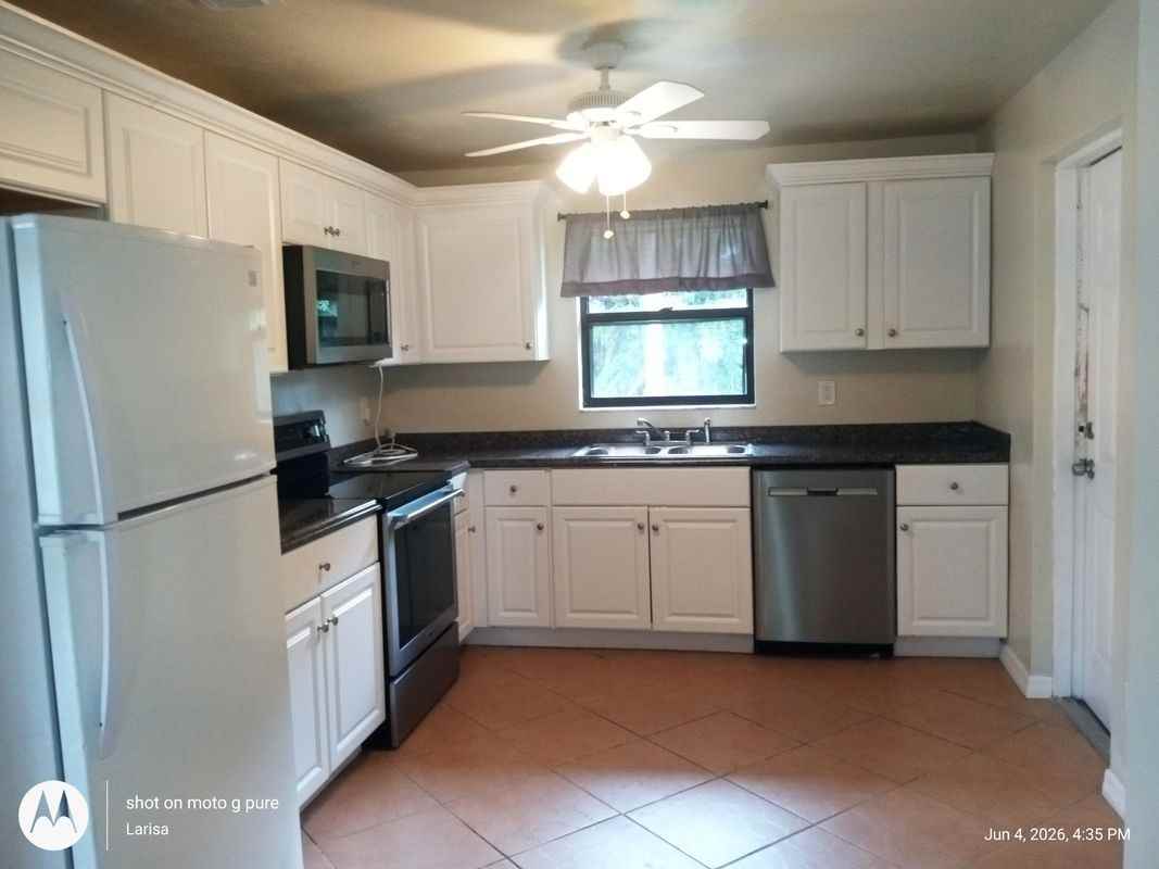 1439 Glick Dr - Photo 7 of 22