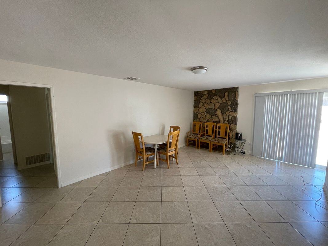 3356 Valencia Hill Dr - Photo 3 of 8