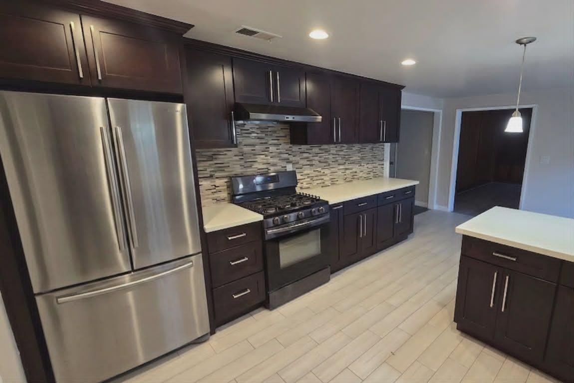 740 Katherine Ln - Photo 3 of 10