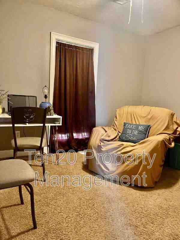 1 Wheatfield Dr - Photo 4 of 17