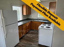 featured image of 862 N 5th St #3