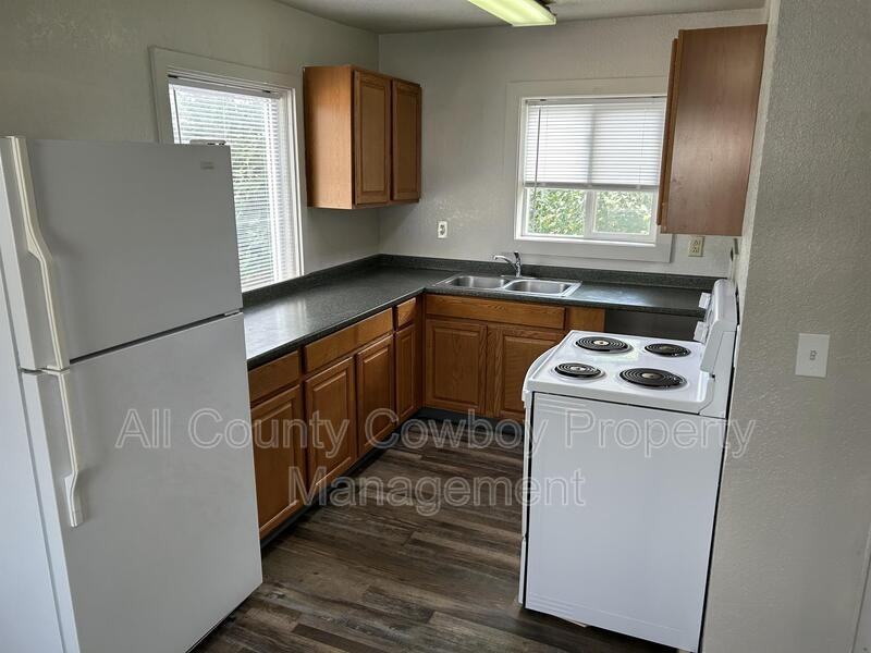 862 N 5th St #3 - Photo 2 of 7