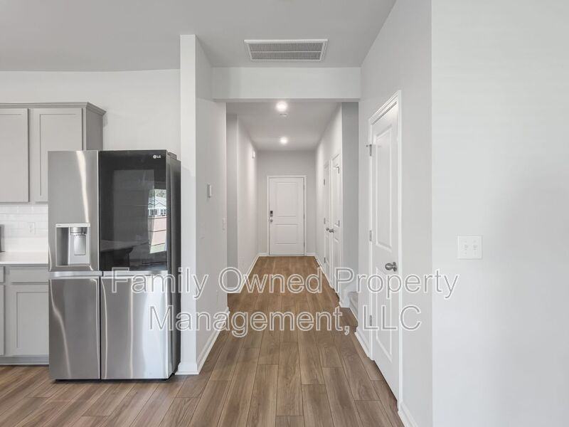 519 Donnas View Way - Photo 6 of 46