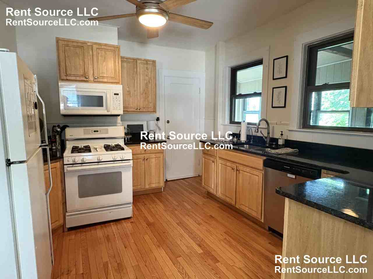 35 Stoughton St - Photo 5 of 20