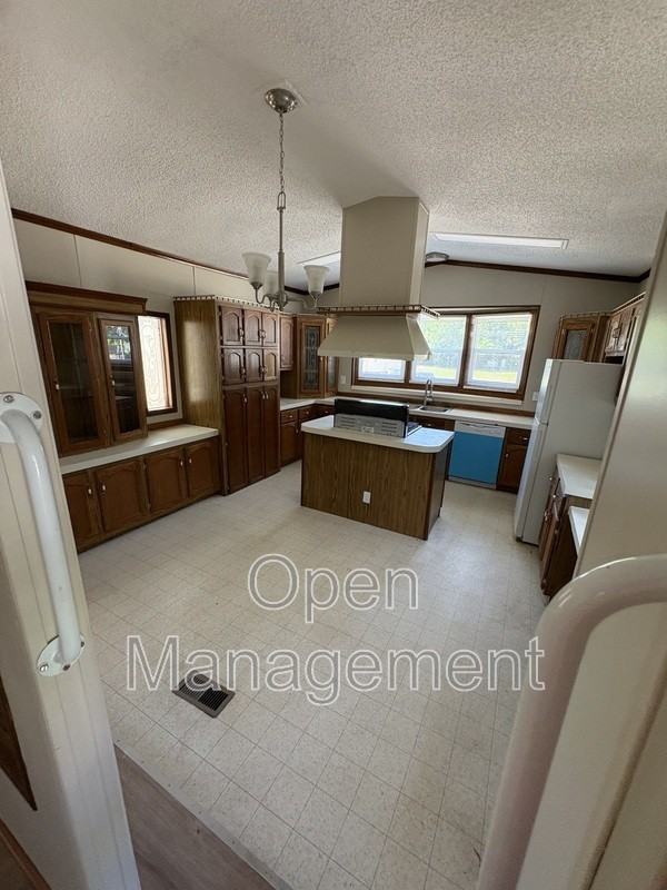 1400 Cleveland Rd - Photo 6 of 9