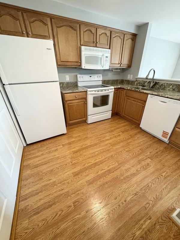 1514 Cross Keys Ct - Photo 6 of 14