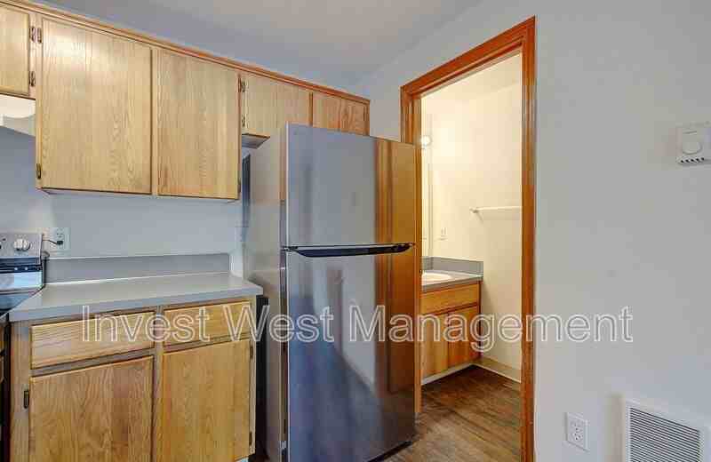 8601 Necircle #D - Photo 6 of 23