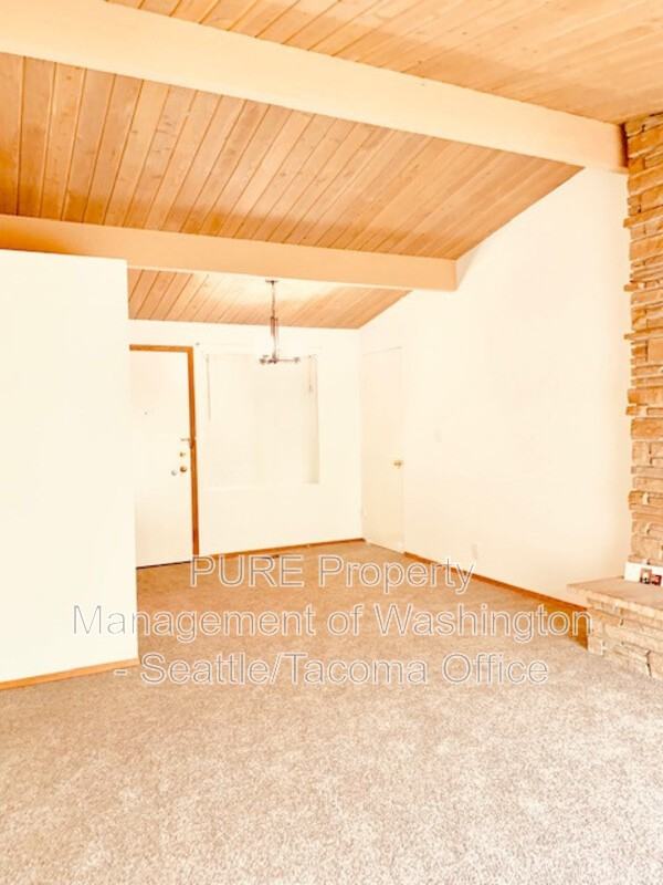 9015 45th Ave Sw - Photo 3 of 13