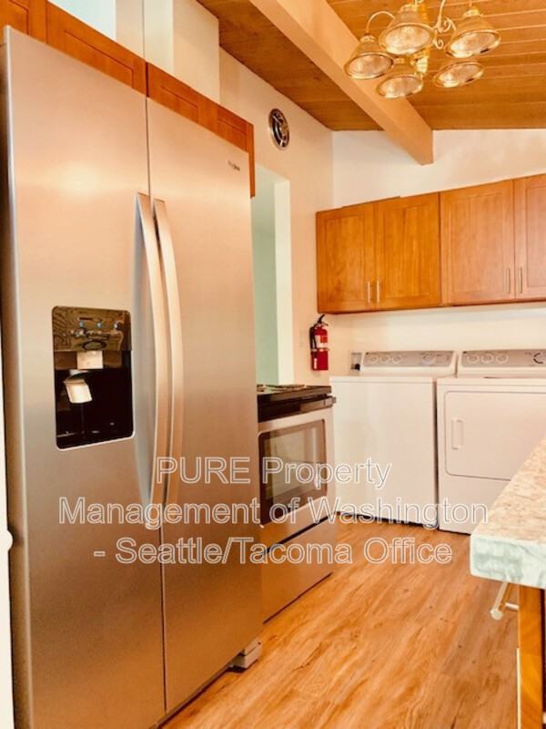 9015 45th Ave Sw - Photo 5 of 13