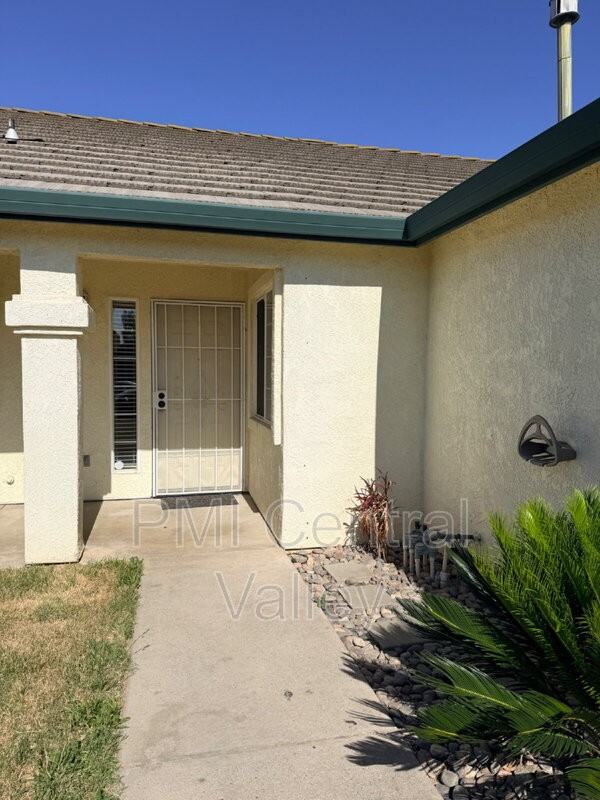 3492 Gerald Ct - Photo 3 of 31
