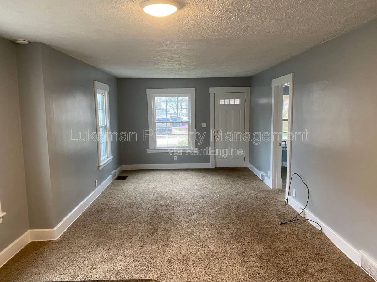 117 Nelson Ave - Photo 2 of 10