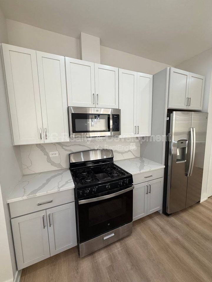 5071 N NW Highway 301 - Photo 2 of 10