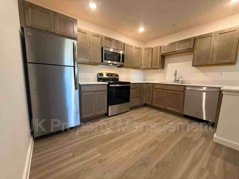 3440 11th Ave S #02 - Photo 7 of 20