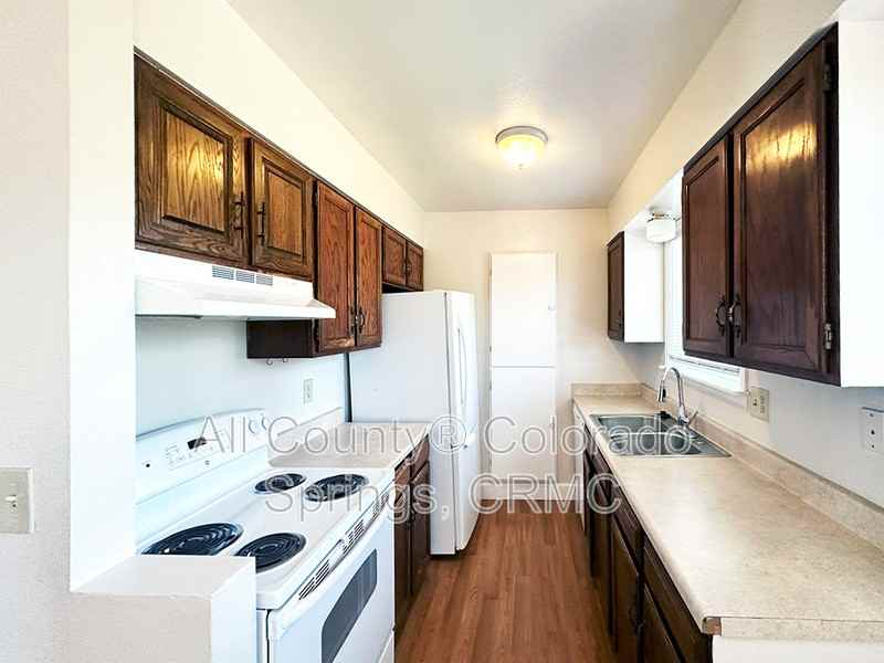 1153 Keith Dr - Photo 4 of 15