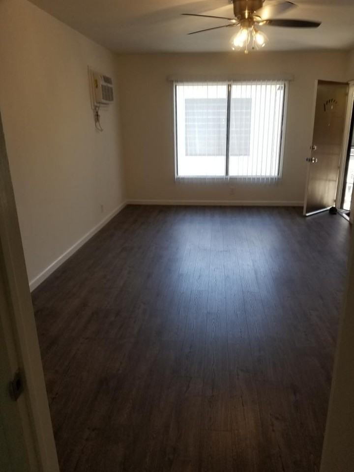 912 N Genesee Ave #8 - Photo 2 of 23