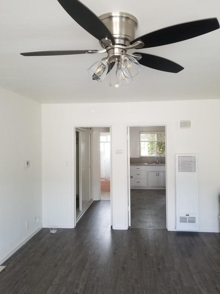 912 N Genesee Ave #8 - Photo 3 of 23