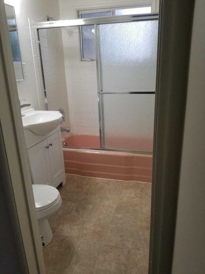 912 N Genesee Ave #8 - Photo 4 of 23