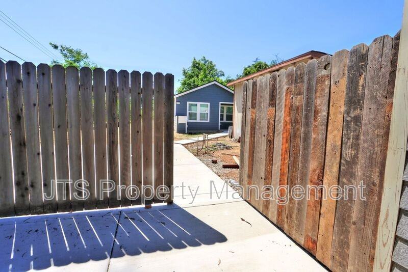 4712 65th St - Photo 4 of 45