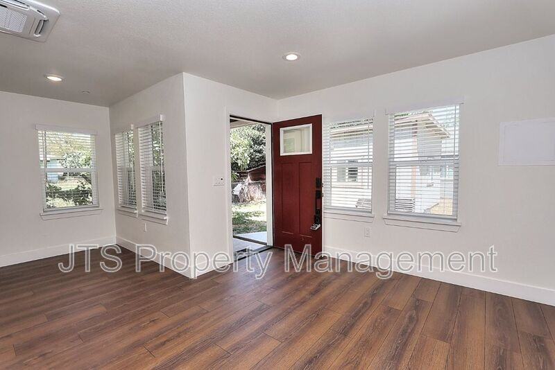 4712 65th St - Photo 5 of 45