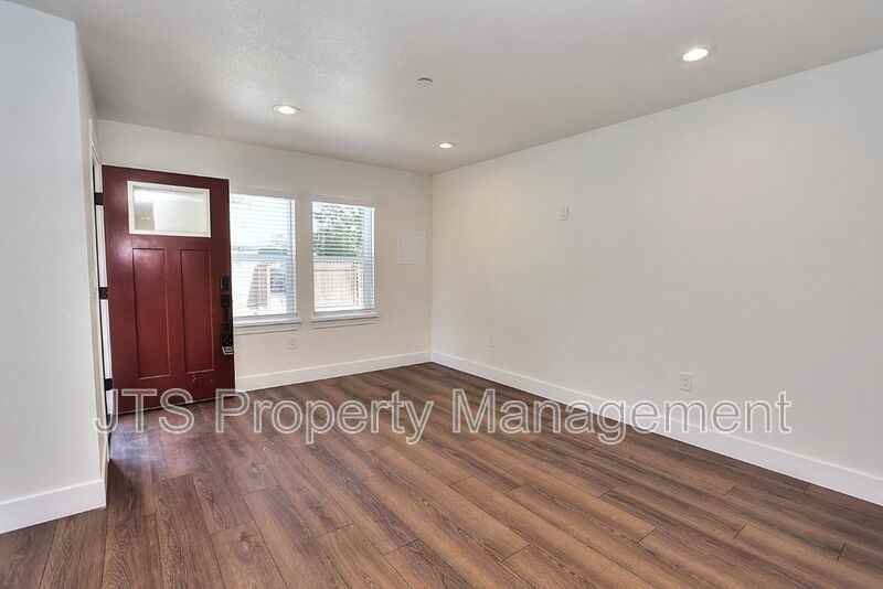 4712 65th St - Photo 7 of 45