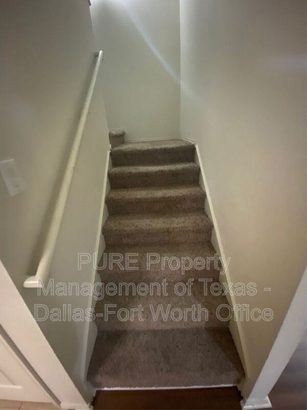 2734 Hyde Park Dr - Photo 6 of 19
