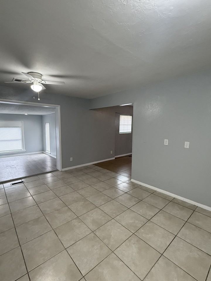 2329 Flair Dr - Photo 4 of 20