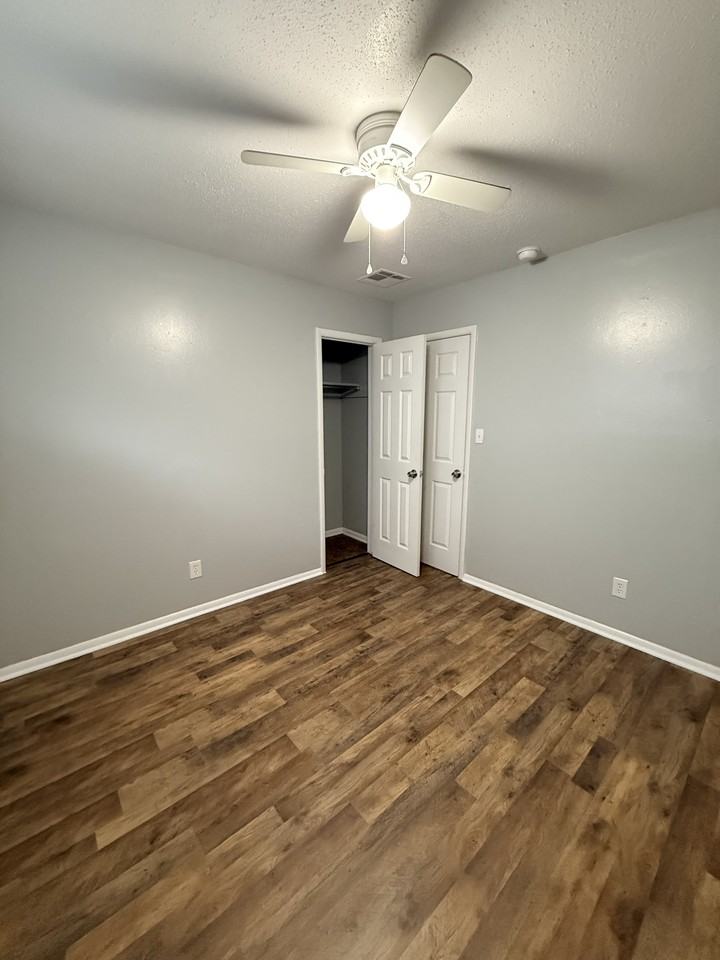 2329 Flair Dr - Photo 7 of 20
