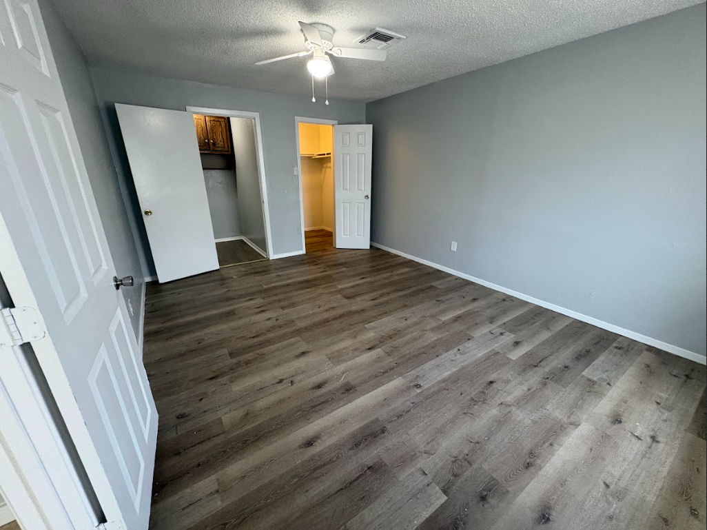 1004 Sw 62nd St - Photo 6 of 15