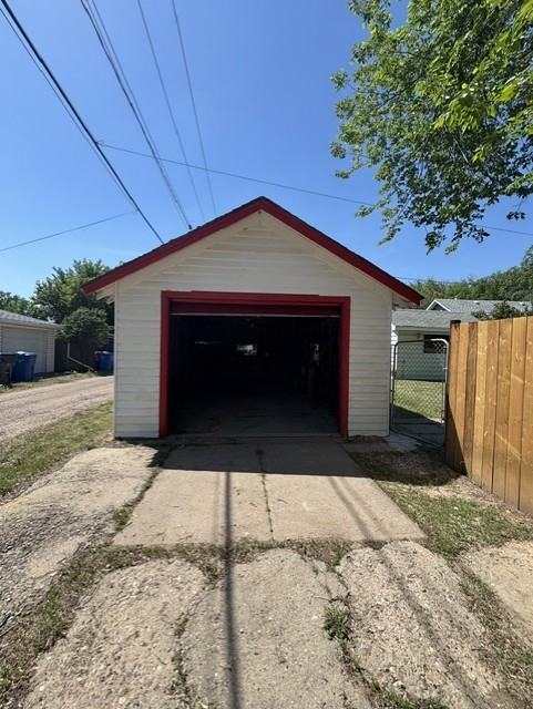 401 3 St Nw - Photo 2 of 17