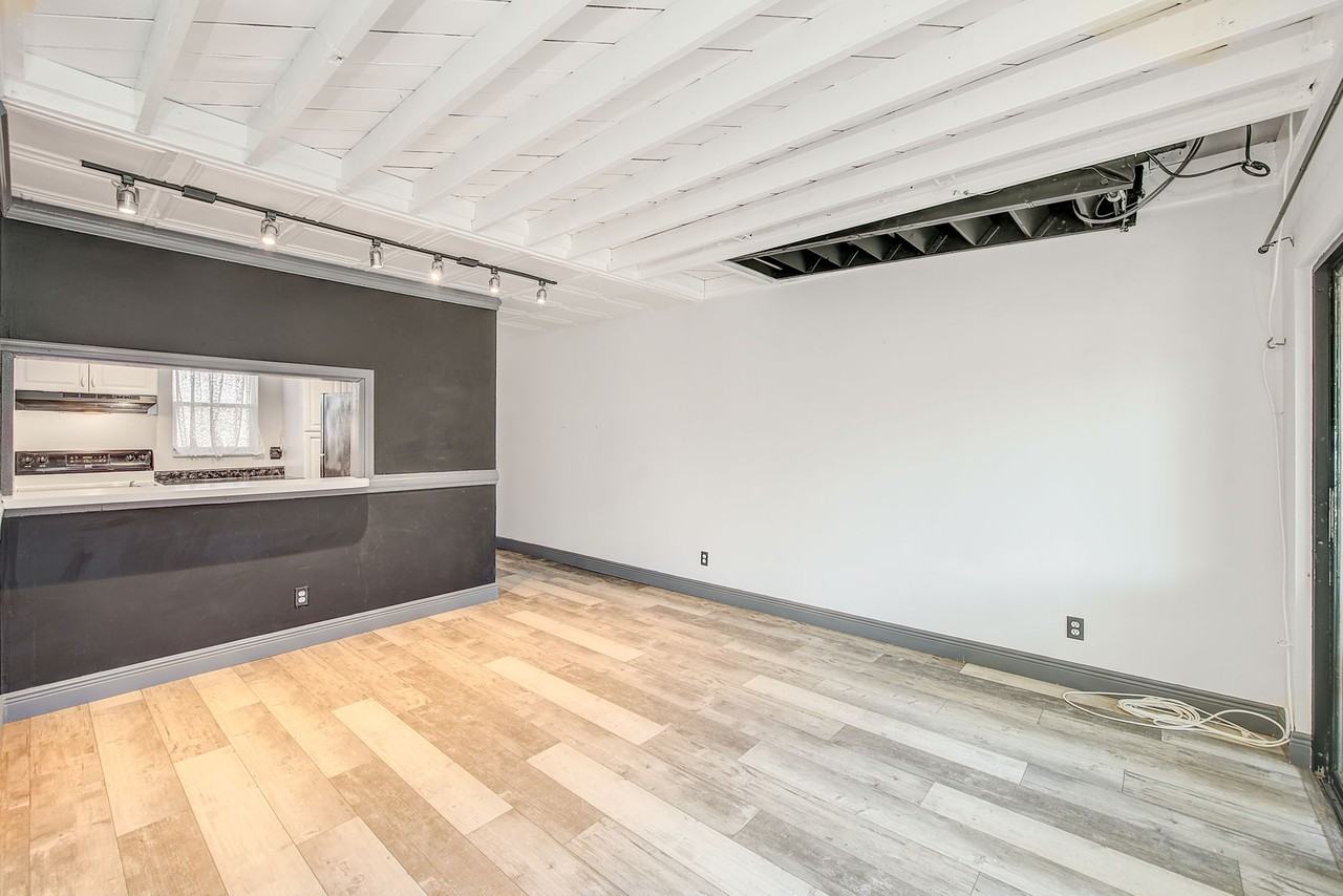10453 Carrollbrook Cir #222 - Photo 5 of 38