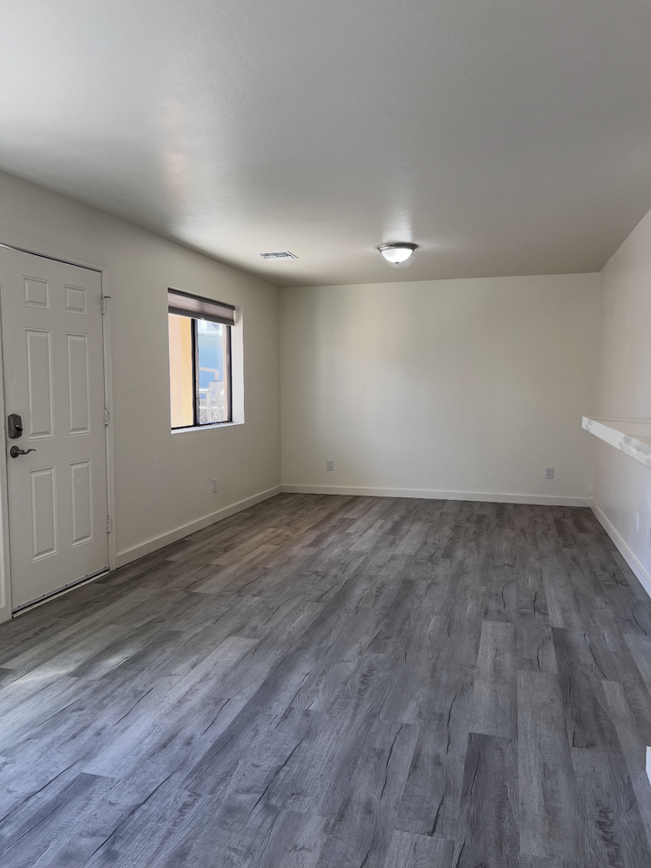 3420 S Clark Ave #2 - Photo 3 of 14