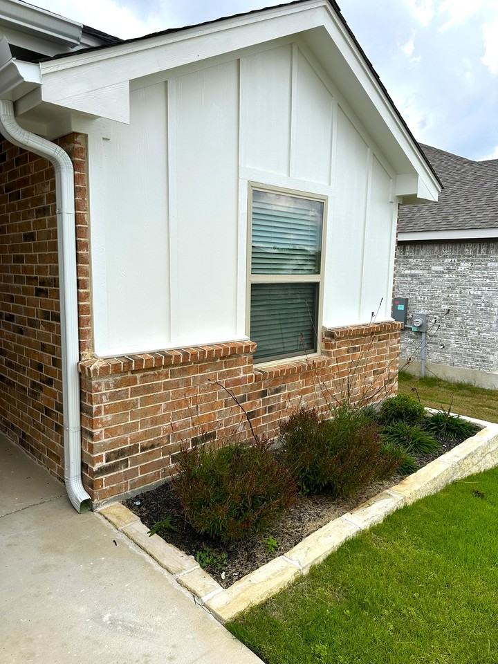 5202 White Rose Dr - Photo 2 of 23
