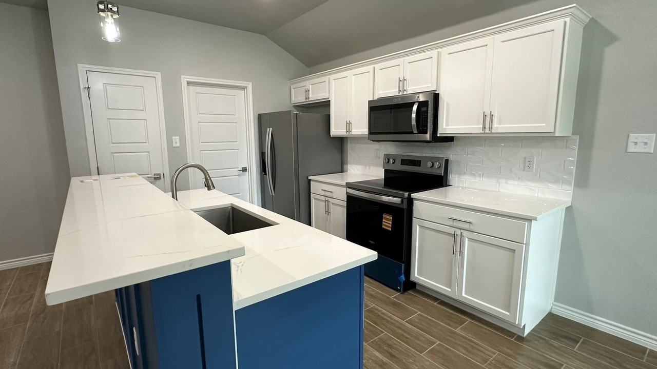 5202 White Rose Dr - Photo 5 of 23