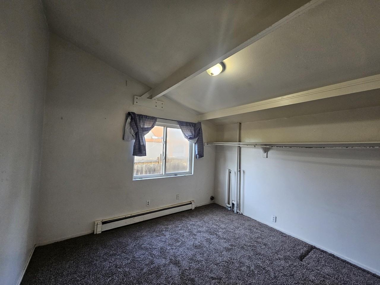 3714 Central St - Photo 5 of 7