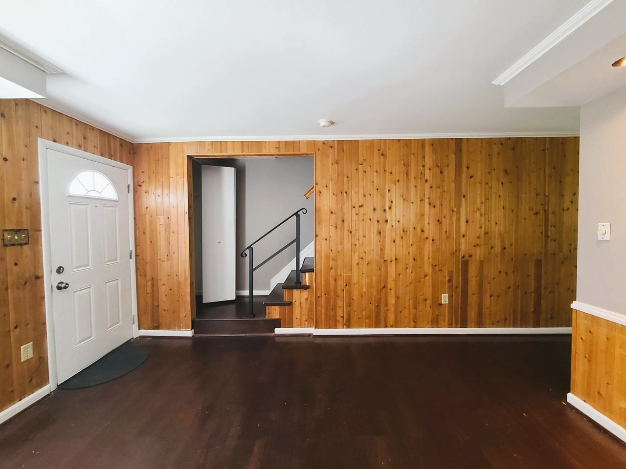 8401 Pioneer Dr - Photo 2 of 18