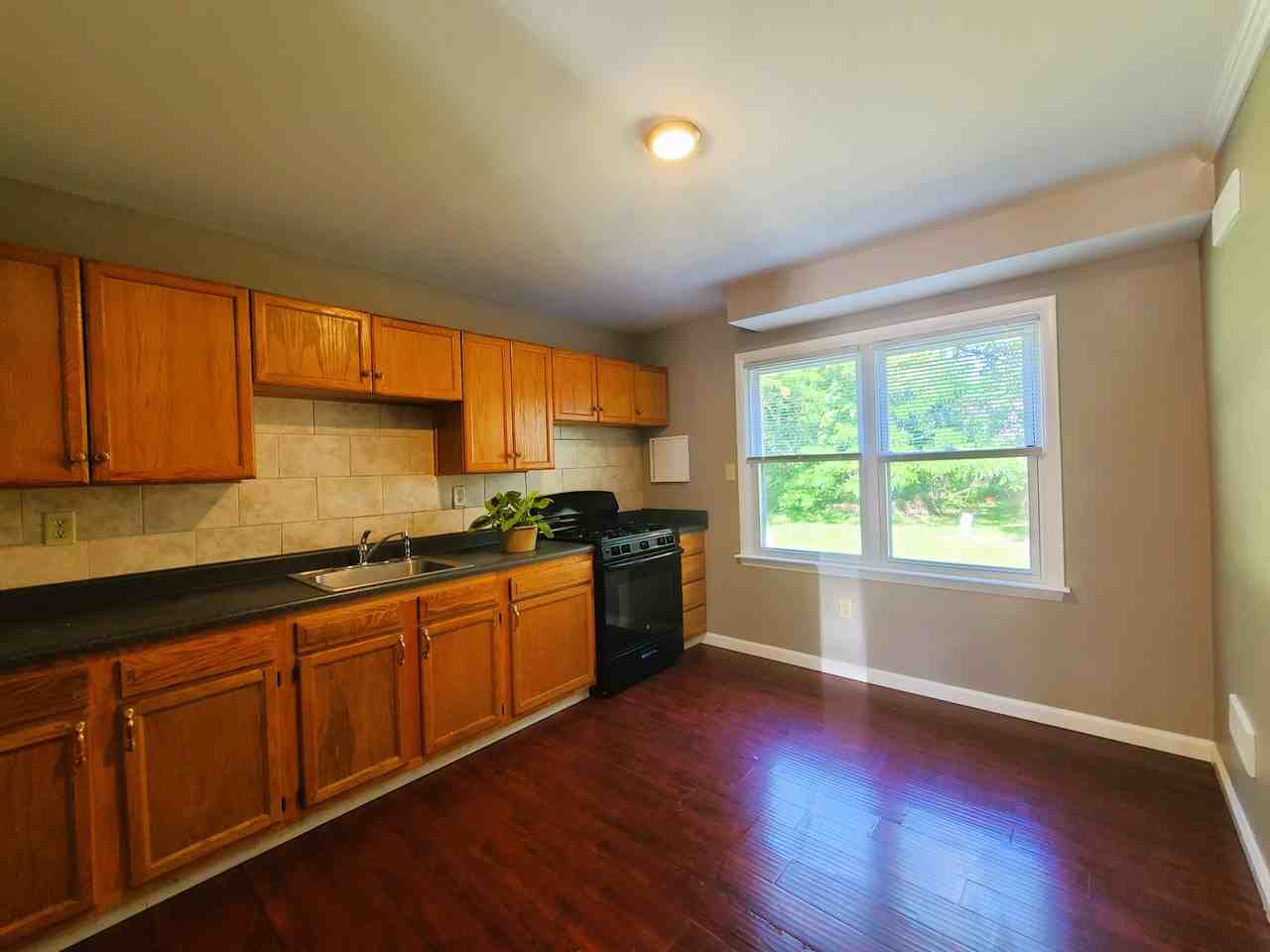 8401 Pioneer Dr - Photo 6 of 18